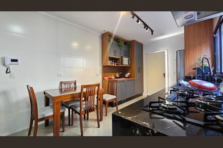 Casa à venda com 217m², 4 quartos e 5 vagasCozinha 