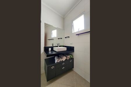 Casa à venda com 217m², 4 quartos e 5 vagasBanheiro 3