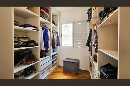 Casa à venda com 217m², 4 quartos e 5 vagasCloset