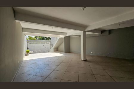 Casa à venda com 217m², 4 quartos e 5 vagasGaragem 