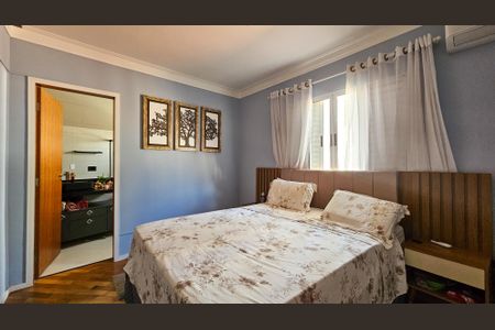 Casa à venda com 217m², 4 quartos e 5 vagasQuarto 2