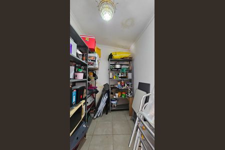 Casa à venda com 217m², 4 quartos e 5 vagasDeposito 