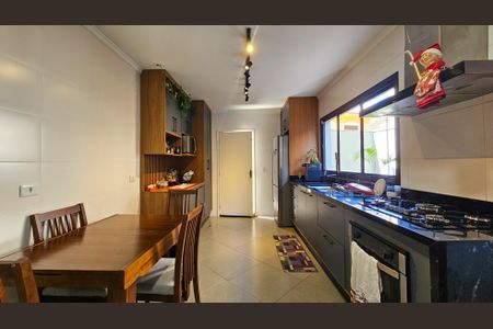 Casa à venda com 217m², 4 quartos e 5 vagasCozinha 