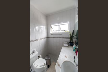 Casa de condomínio para alugar com 420m², 3 quartos e sem vaga Casa de condomínio para alugar com 420m², 3 quartos e sem vagaBanheiro da Suíte