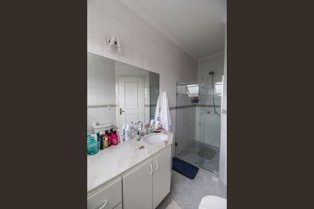 Casa de condomínio para alugar com 420m², 3 quartos e sem vaga Casa de condomínio para alugar com 420m², 3 quartos e sem vagaBanheiro da Suíte