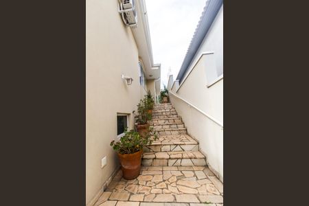 Casa de condomínio para alugar com 420m², 3 quartos e sem vaga Casa de condomínio para alugar com 420m², 3 quartos e sem vagaEntrada