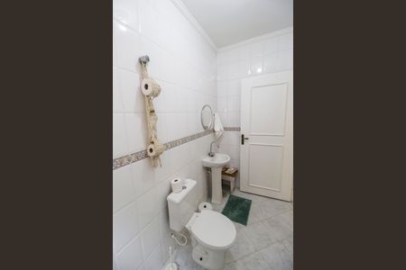 Casa de condomínio para alugar com 420m², 3 quartos e sem vaga Casa de condomínio para alugar com 420m², 3 quartos e sem vagaBanheiro da Suíte