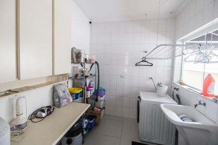 Casa de condomínio para alugar com 420m², 3 quartos e sem vaga Casa de condomínio para alugar com 420m², 3 quartos e sem vagaÁrea de Serviço