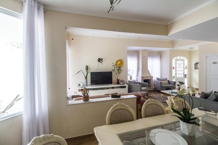 Casa de condomínio para alugar com 420m², 3 quartos e sem vaga Casa de condomínio para alugar com 420m², 3 quartos e sem vagaSala