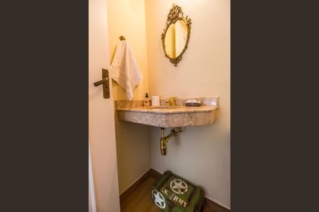 Casa de condomínio para alugar com 420m², 3 quartos e sem vaga Casa de condomínio para alugar com 420m², 3 quartos e sem vagaLavabo