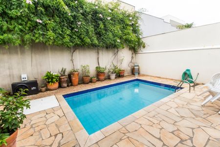 Casa de condomínio para alugar com 420m², 3 quartos e sem vaga Casa de condomínio para alugar com 420m², 3 quartos e sem vagaPiscina