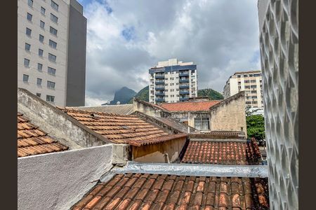 Casa para alugar com 240m², 4 quartos e sem vaga
