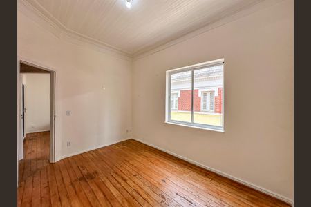 Casa para alugar com 240m², 4 quartos e sem vaga