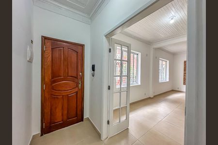 Casa para alugar com 240m², 4 quartos e sem vaga