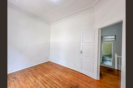 Casa para alugar com 240m², 4 quartos e sem vaga