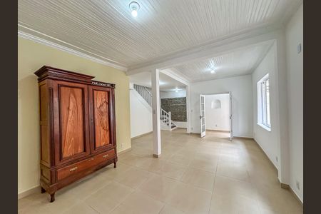 Casa para alugar com 240m², 4 quartos e sem vaga