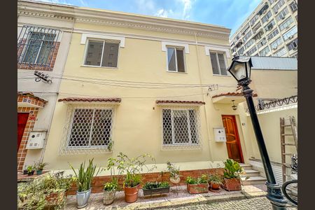 Casa para alugar com 240m², 4 quartos e sem vaga