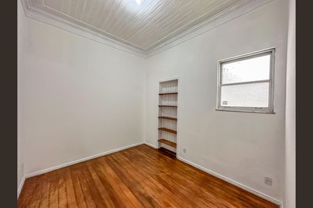 Casa para alugar com 240m², 4 quartos e sem vaga
