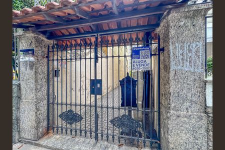 Casa para alugar com 240m², 4 quartos e sem vaga