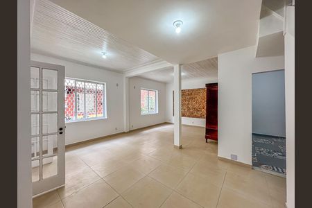 Casa para alugar com 240m², 4 quartos e sem vaga