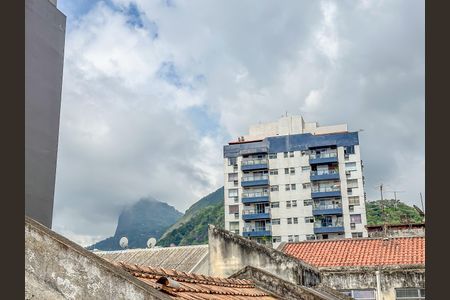 Casa para alugar com 240m², 4 quartos e sem vaga