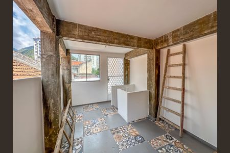 Casa para alugar com 240m², 4 quartos e sem vaga