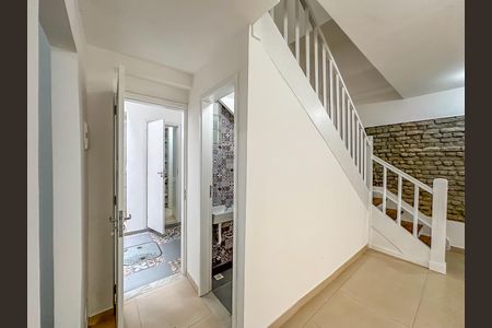 Casa para alugar com 240m², 4 quartos e sem vaga