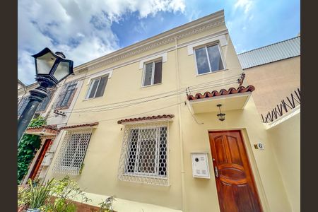 Casa para alugar com 240m², 4 quartos e sem vaga