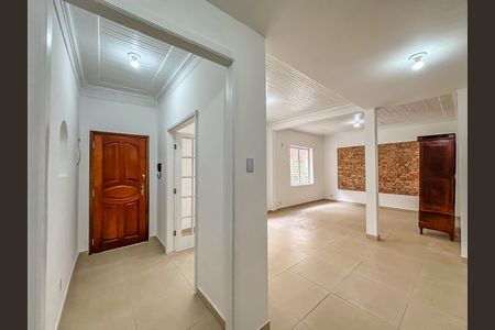 Casa para alugar com 240m², 4 quartos e sem vaga
