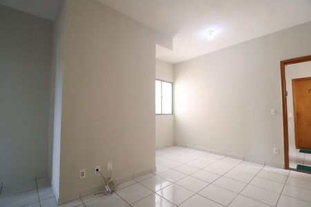 Sala de apartamento para alugar com 2 quartos, 54m² em Jardim Holanda, Uberlândia