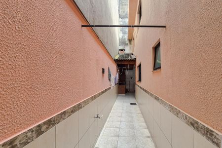 Casa à venda com 150m², 3 quartos e 2 vagasCorredor