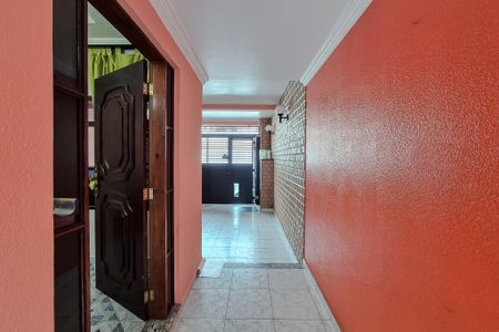 Casa à venda com 150m², 3 quartos e 2 vagasCorredor