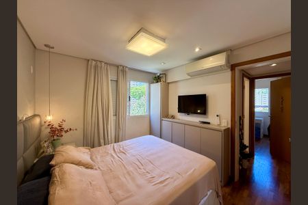 Apartamento à venda com 98m², 3 quartos e 2 vagas Apartamento à venda com 98m², 3 quartos e 2 vagasSuíte