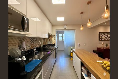 Apartamento à venda com 98m², 3 quartos e 2 vagas Apartamento à venda com 98m², 3 quartos e 2 vagasCozinha