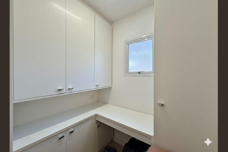 Apartamento à venda com 98m², 3 quartos e 2 vagas Apartamento à venda com 98m², 3 quartos e 2 vagasQuarto de Serviço