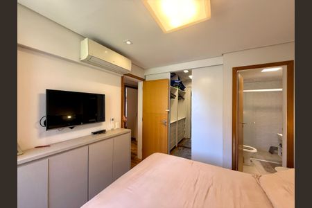 Apartamento à venda com 98m², 3 quartos e 2 vagas Apartamento à venda com 98m², 3 quartos e 2 vagasSuíte