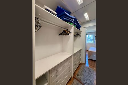 Apartamento à venda com 98m², 3 quartos e 2 vagas Apartamento à venda com 98m², 3 quartos e 2 vagasCloset Suíte