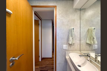 Apartamento à venda com 98m², 3 quartos e 2 vagas Apartamento à venda com 98m², 3 quartos e 2 vagasBanheiro Social