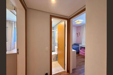 Apartamento à venda com 98m², 3 quartos e 2 vagas Apartamento à venda com 98m², 3 quartos e 2 vagasCorredor Quartos