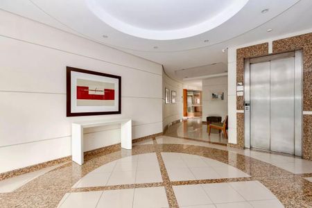 Apartamento à venda com 98m², 3 quartos e 2 vagas Apartamento à venda com 98m², 3 quartos e 2 vagasHall Social Bloco