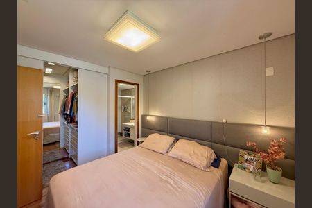 Apartamento à venda com 98m², 3 quartos e 2 vagas Apartamento à venda com 98m², 3 quartos e 2 vagasSuíte