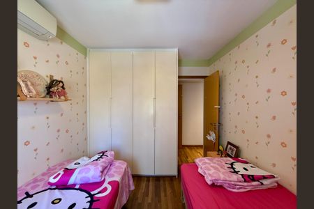 Apartamento à venda com 98m², 3 quartos e 2 vagas Apartamento à venda com 98m², 3 quartos e 2 vagasQuarto 2