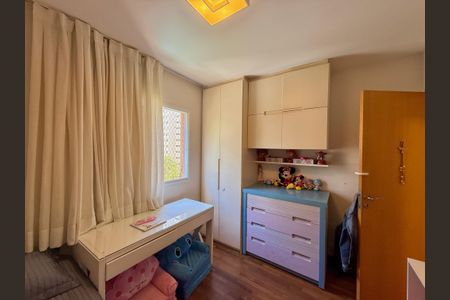 Apartamento à venda com 98m², 3 quartos e 2 vagas Apartamento à venda com 98m², 3 quartos e 2 vagasQuarto 3