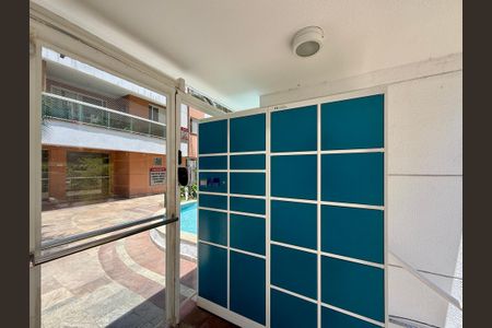 Apartamento à venda com 98m², 3 quartos e 2 vagas Apartamento à venda com 98m², 3 quartos e 2 vagasLocker