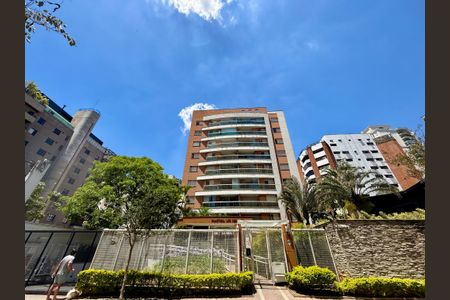 Apartamento à venda com 98m², 3 quartos e 2 vagas Apartamento à venda com 98m², 3 quartos e 2 vagasFachada