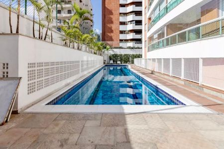 Apartamento à venda com 98m², 3 quartos e 2 vagas Apartamento à venda com 98m², 3 quartos e 2 vagasPiscina