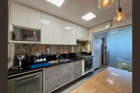 Apartamento à venda com 98m², 3 quartos e 2 vagas Apartamento à venda com 98m², 3 quartos e 2 vagasCozinha