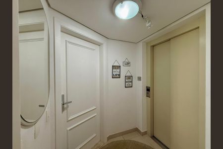 Apartamento à venda com 98m², 3 quartos e 2 vagas Apartamento à venda com 98m², 3 quartos e 2 vagasHall Social Apartamento