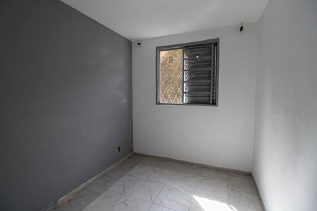 Quarto 2 de apartamento para alugar com 2 quartos, 54m² em Jardim Ivana, São Paulo