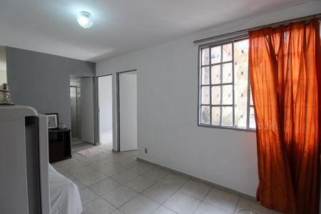 Sala de apartamento para alugar com 2 quartos, 54m² em Jardim Ivana, São Paulo